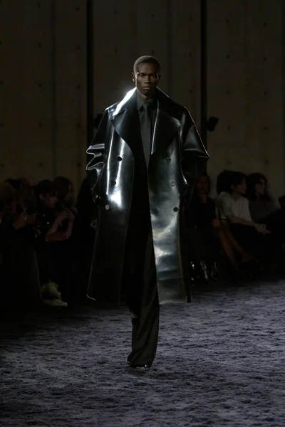 Look 14